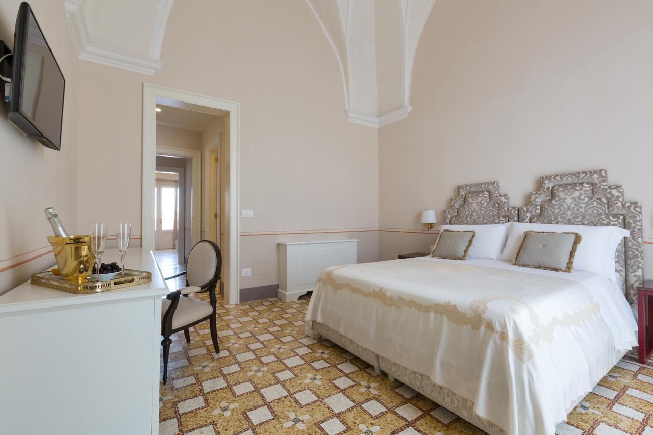 カザラーノ Palazzo Fasti Bed & Breakfast エクステリア 写真