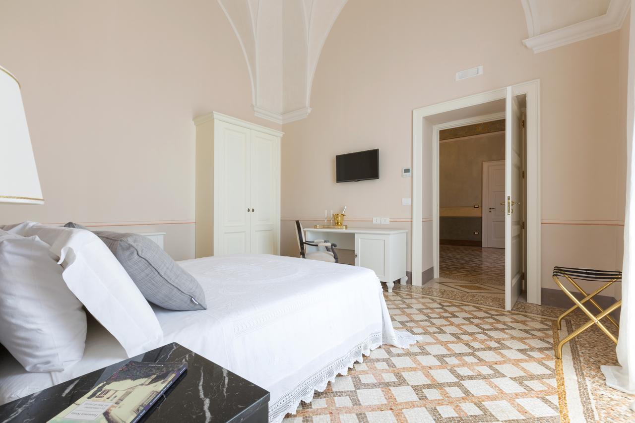 カザラーノ Palazzo Fasti Bed & Breakfast エクステリア 写真