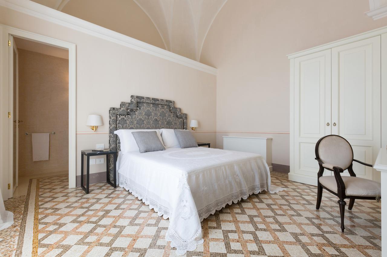 カザラーノ Palazzo Fasti Bed & Breakfast エクステリア 写真